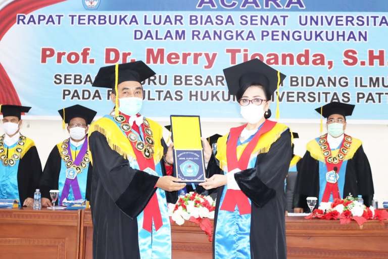 pengukuhan-prof-merry-tjoanda
