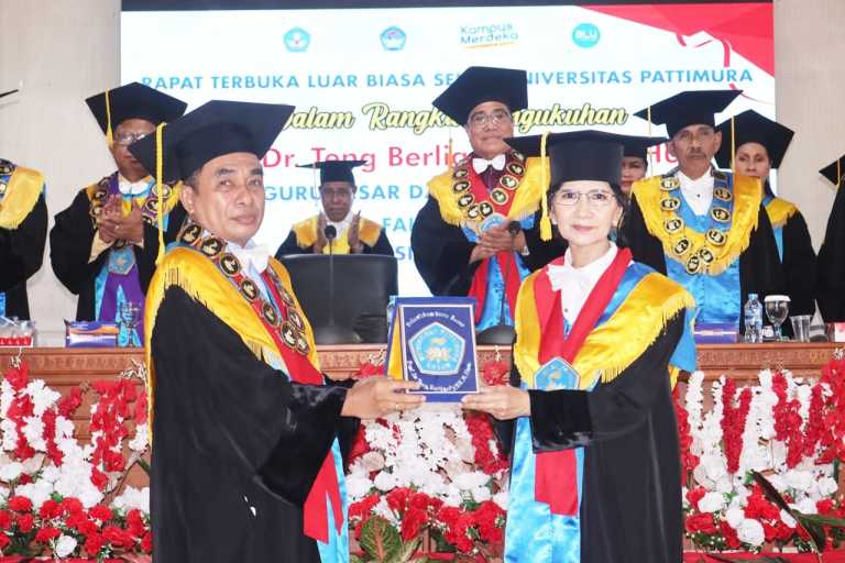 pengukuhan guru besar teng berlianty